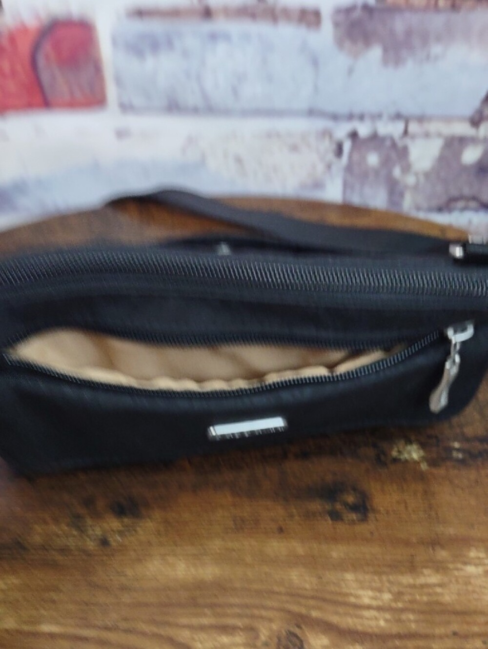 Baggallini Crossbody Organizer Bag - Picture 10 of 12